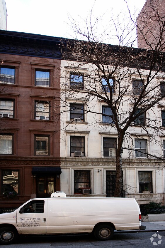 Foto principal - 217 W 71st St