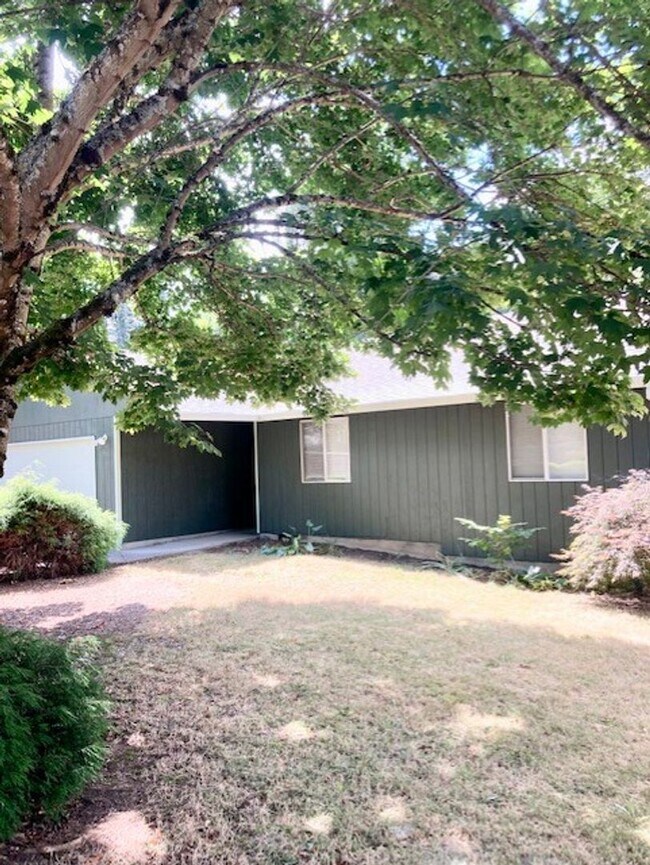Building Photo - Charming 3 Bedroom, 2 Bathroom Gresham Home