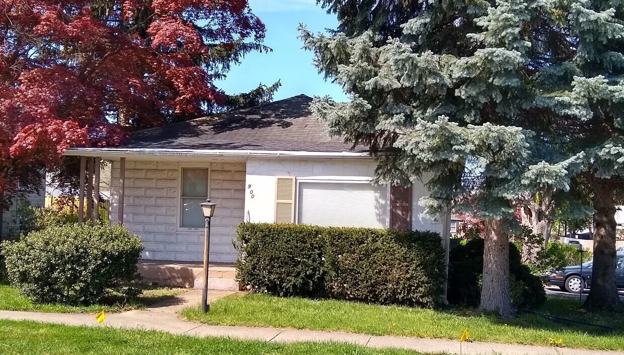 Primary Photo - 900 Lancaster Ave