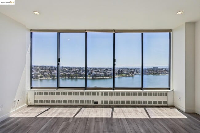 Building Photo - 565 Bellevue Ave