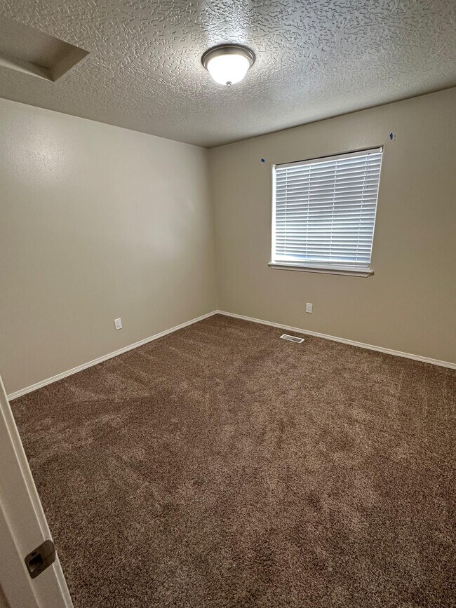 Foto del edificio - 16538 Sadie Ave