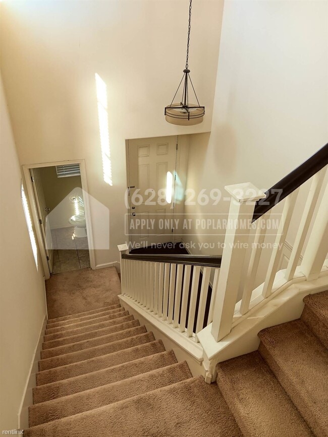 Building Photo - 4 br, 2.5 bath House - 113 Bradley Ct -