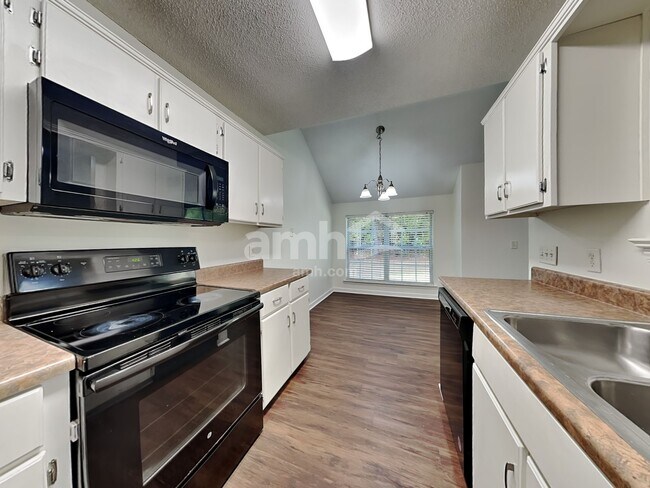 Foto del edificio - 20 Carlisle Ln