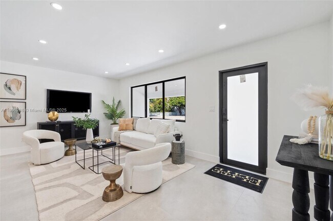 Foto del edificio - 3574 NW 12th St