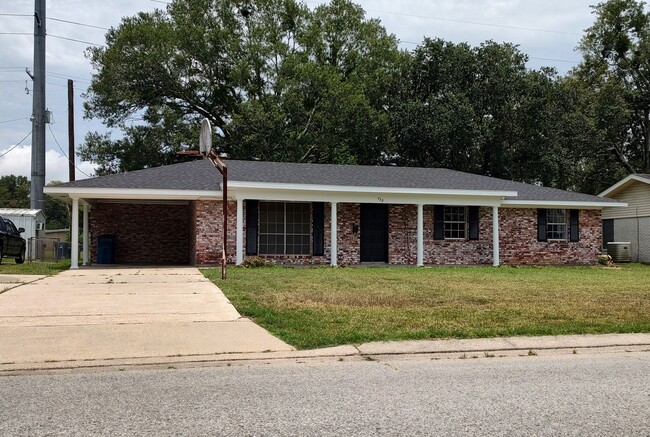 Foto principal - 738 Granger St