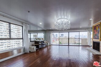 Building Photo - 727 S Ardmore Ave