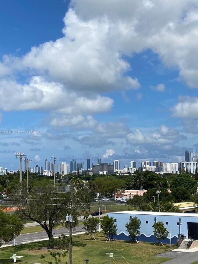 Foto del edificio - 1800 NW 24th Ave