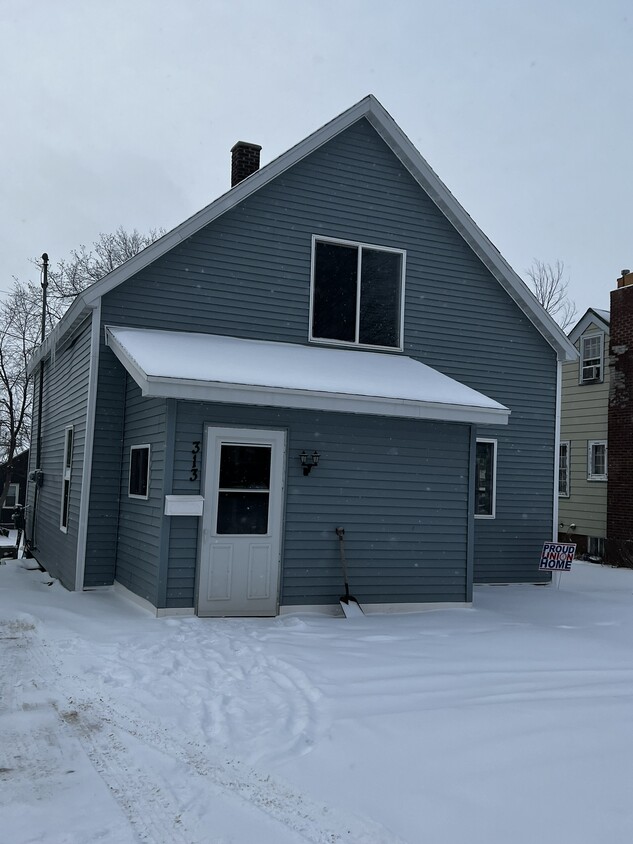 Primary Photo - 313 Victoria Ave