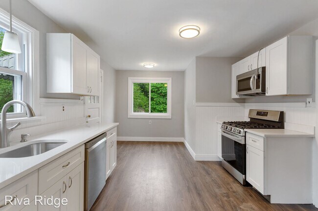 Foto del edificio - 3 br, 2 bath House - 150 Collins Drive