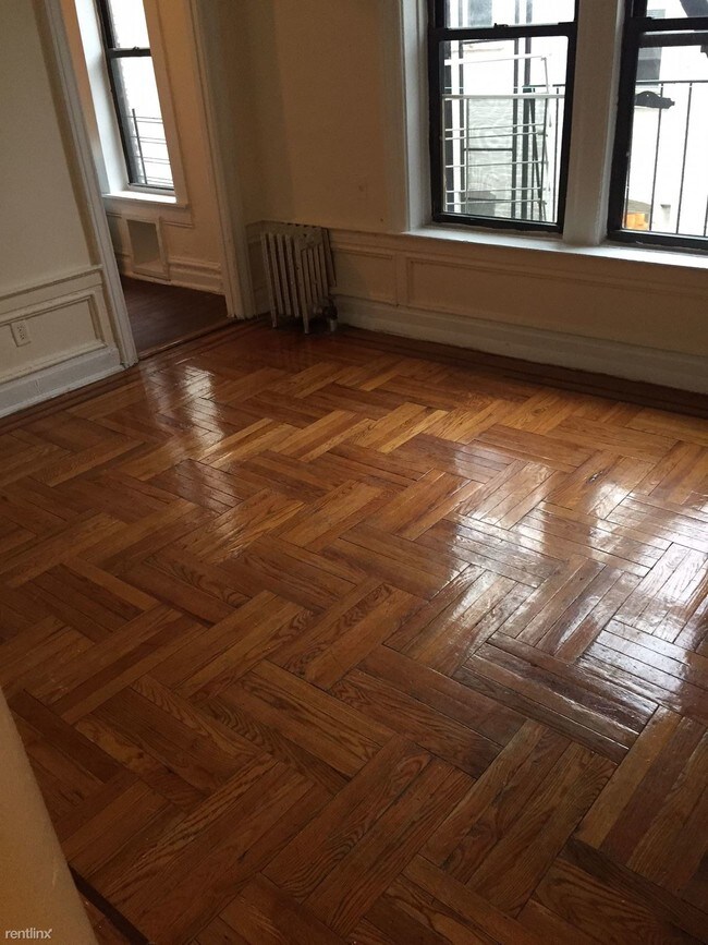 Foto del edificio - 1355 E 18th St
