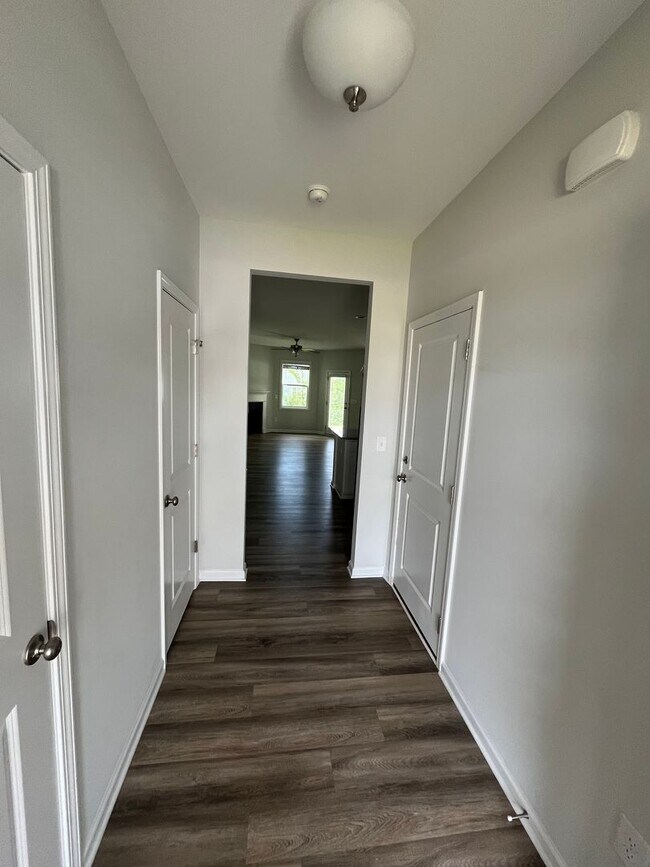 Building Photo - Charming 3 Bedroom Home Located In Zebulon NC!!!