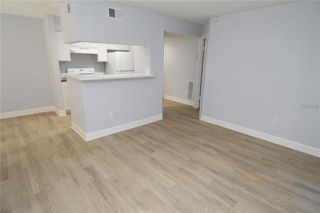 Building Photo - 8758 Mallard Reserve Dr