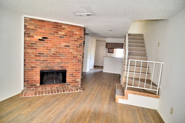 Building Photo - 9419 Olde Towne Row