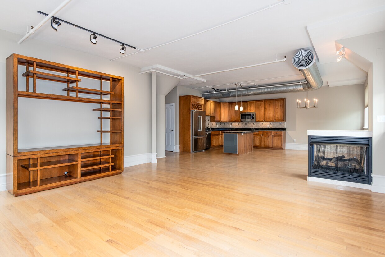Foto principal - 4901 Washington Blvd