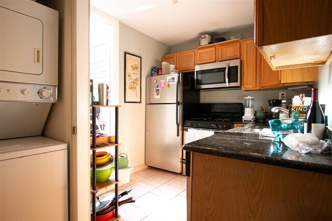 Foto del edificio - 413 Monmouth St