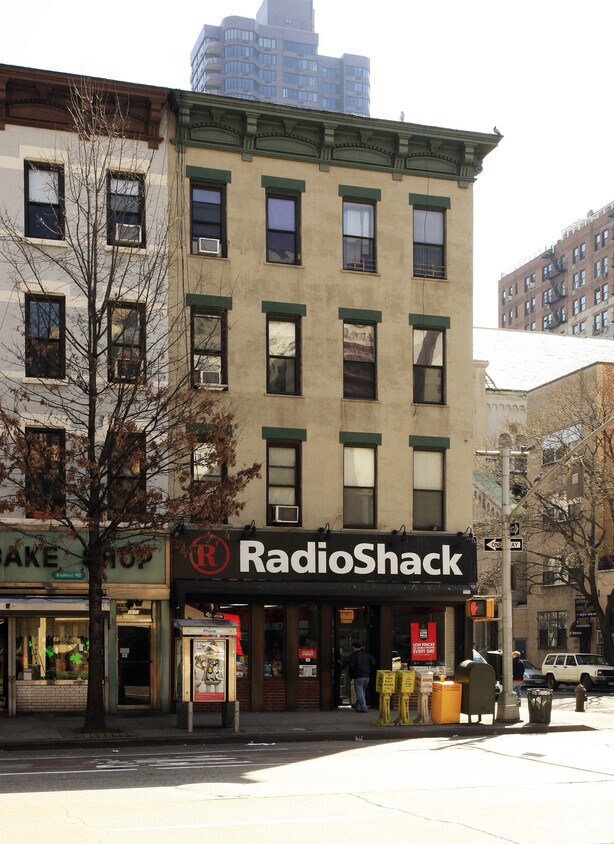 Foto del edificio - 1668 First Ave