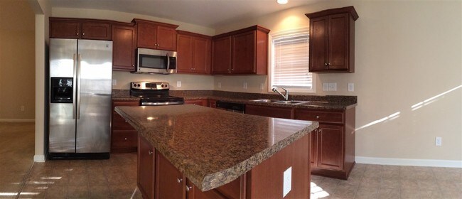 Foto del edificio - 325 Hughes Ln