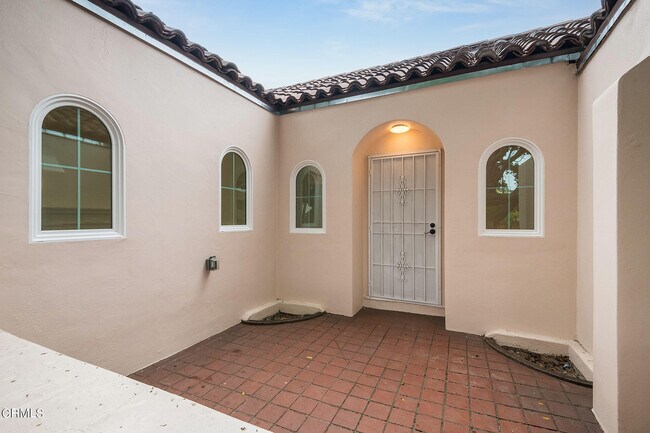 Building Photo - 1520 N Crescent Heights Blvd