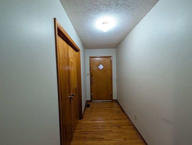 Building Photo - Available to Show