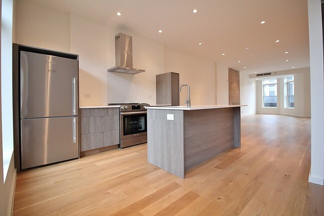 Building Photo - 251 Albany Ave