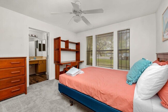 Building Photo - 2505 Black Horse Loop