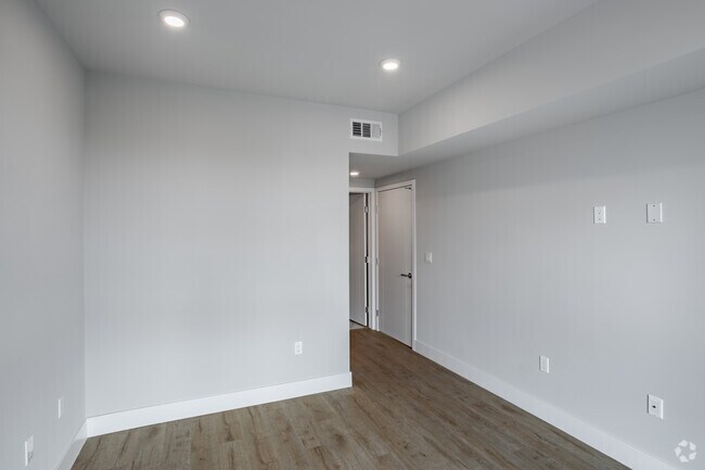 3HAB, 3BA - 1,600 ft² - 1070 S Holt Ave