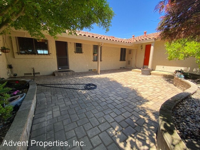 Building Photo - 3 br, 2.5 bath House - 3200 Contreras Pl.