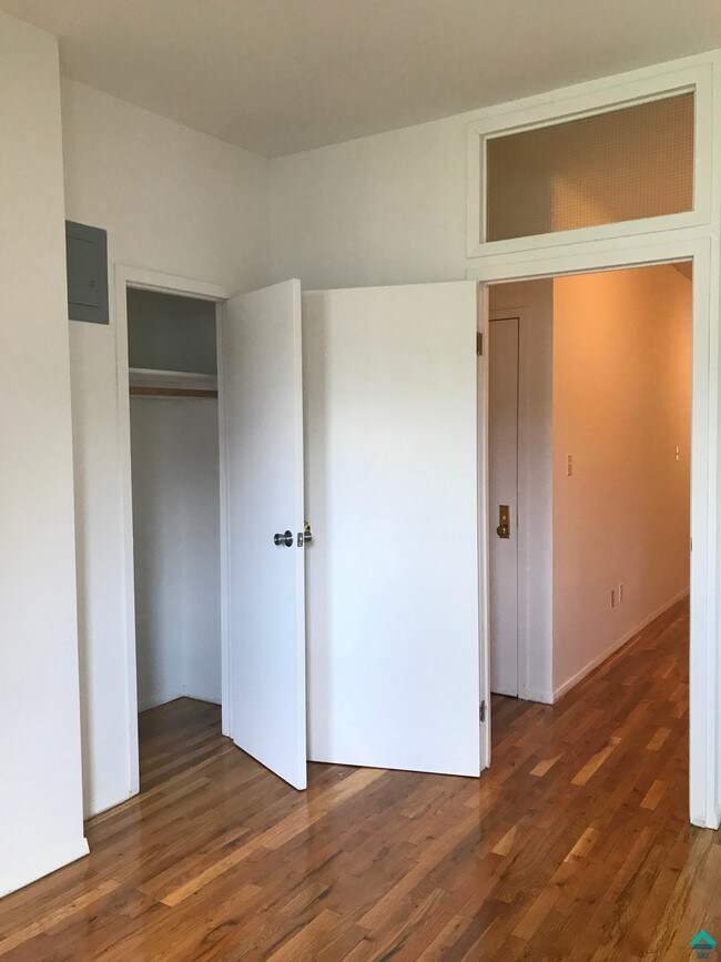 Foto del edificio - 155 Dupont St