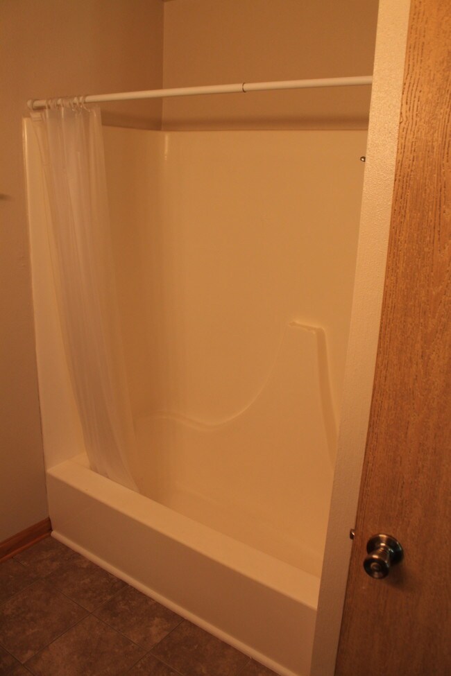 2 Oakridge Ct, Watertown, WI 53094 Townhome Rentals in Watertown WI