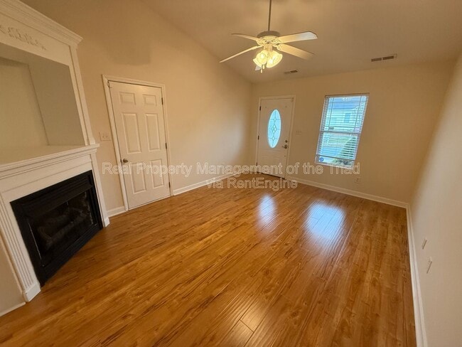 Photo - 509 Denny Dr House