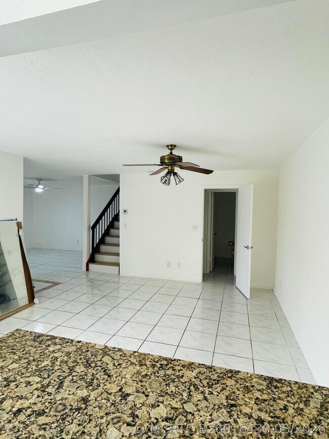 Foto del edificio - 617 NW 132nd Terrace