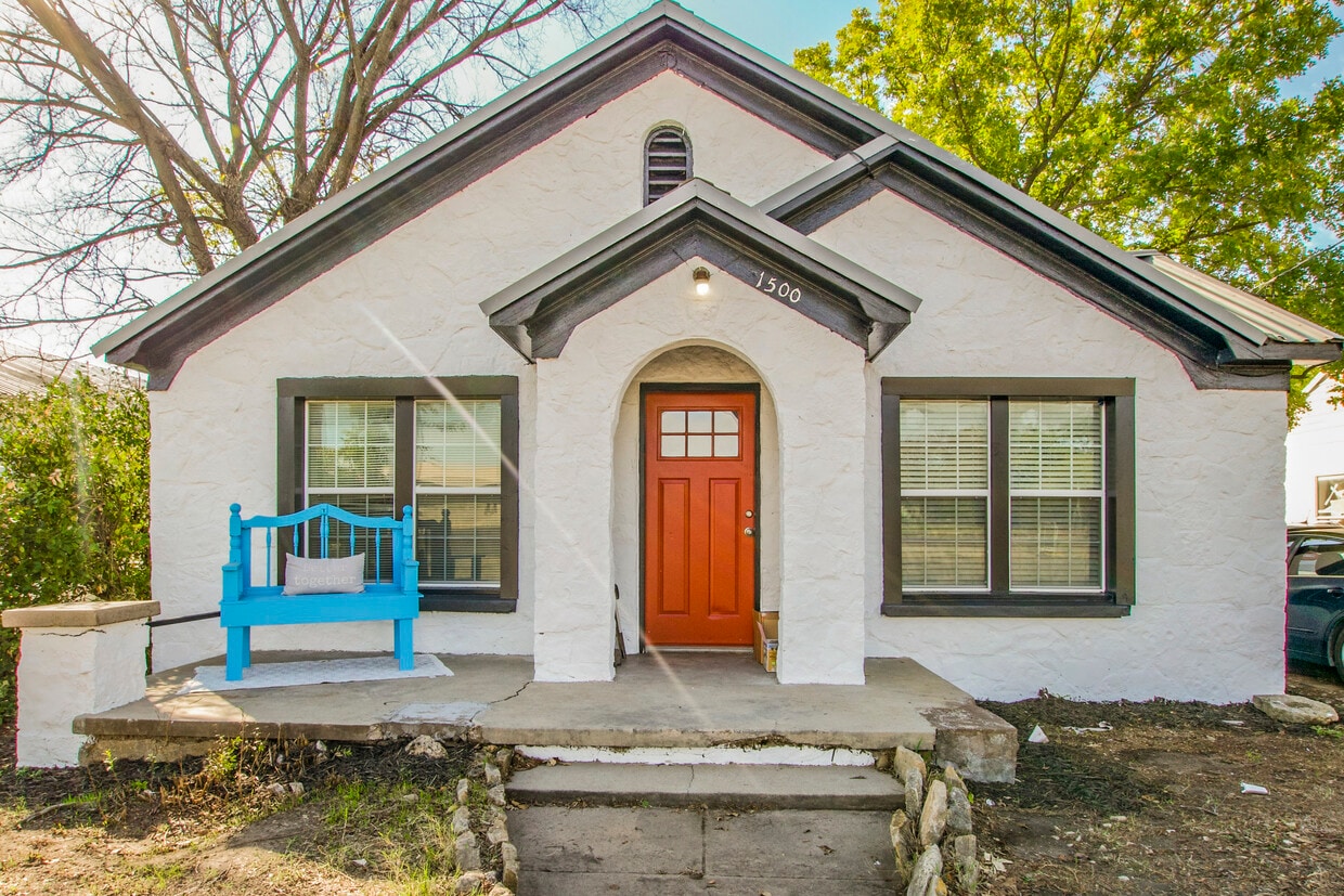 Foto principal - 1500 E Main St
