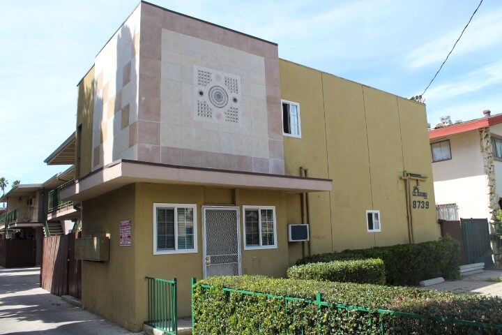 Building Photo - 8739 Tobias Ave