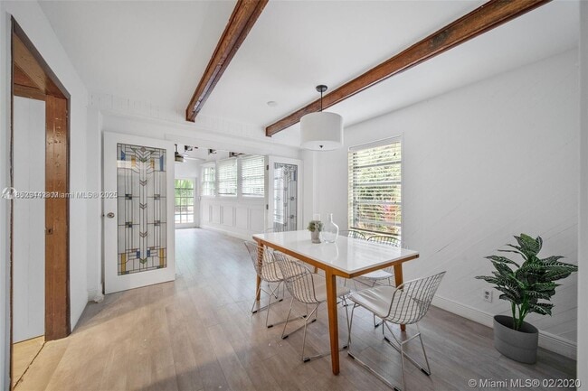 Foto del edificio - 320 W 55th St