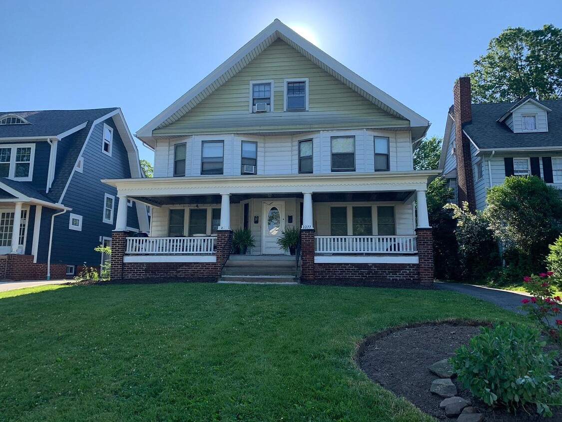 2277 South Overlook Road - 2277 S Overlook Rd