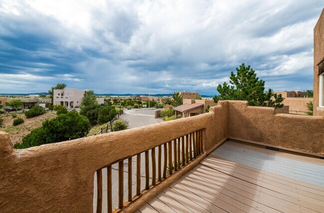 Building Photo - Spacious Two-Story Retreat