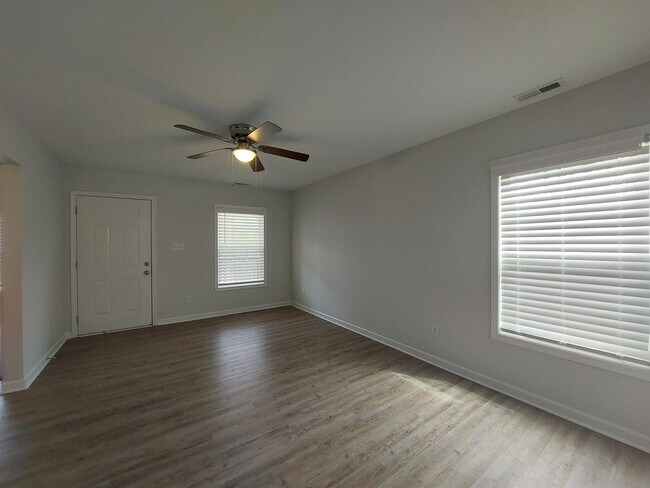 Foto del edificio - 410 E 9th St