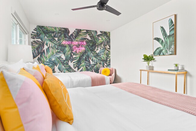 Don't quit your daydream! - 2104 N Volturno Rd
