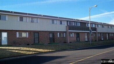 Building Photo - 545 Smithridge Park