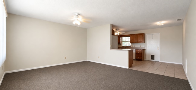 Building Photo - 1438 Thousand Roses Dr S