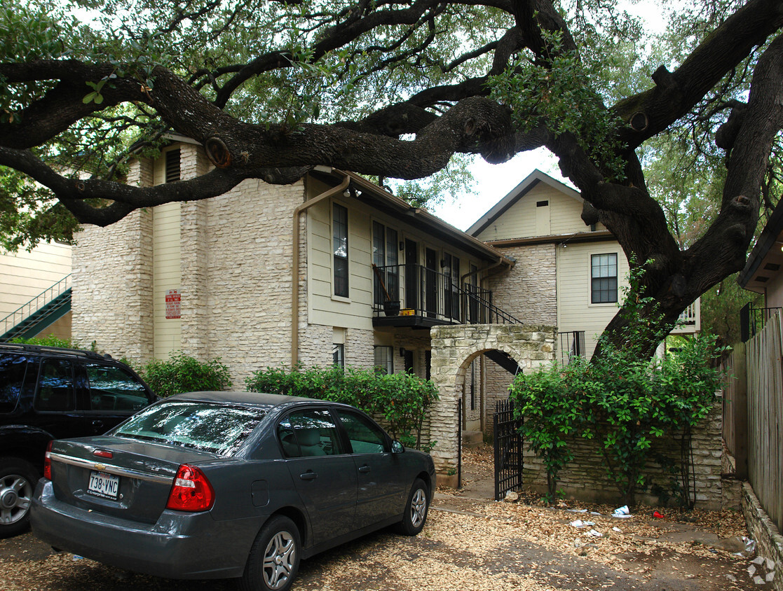 Foto del edificio - OakTree Apartment