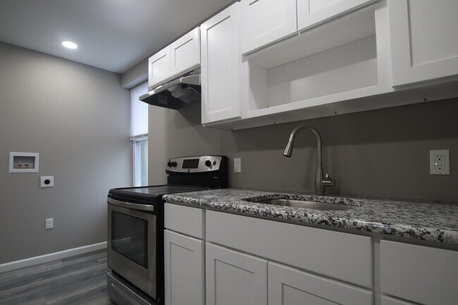 Building Photo - 4056 W Girard Ave