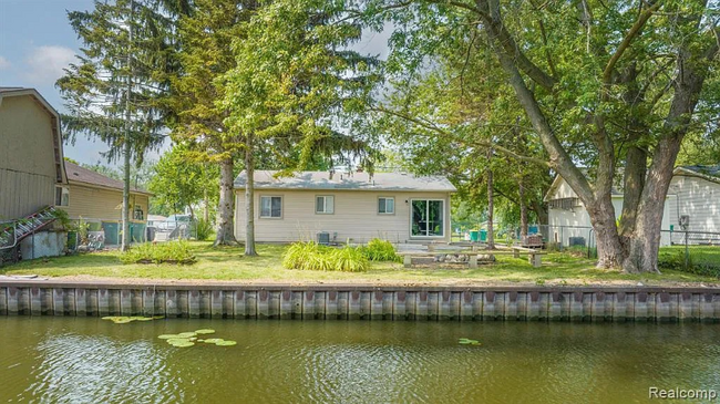 Foto del edificio - 35381 Dern Dr