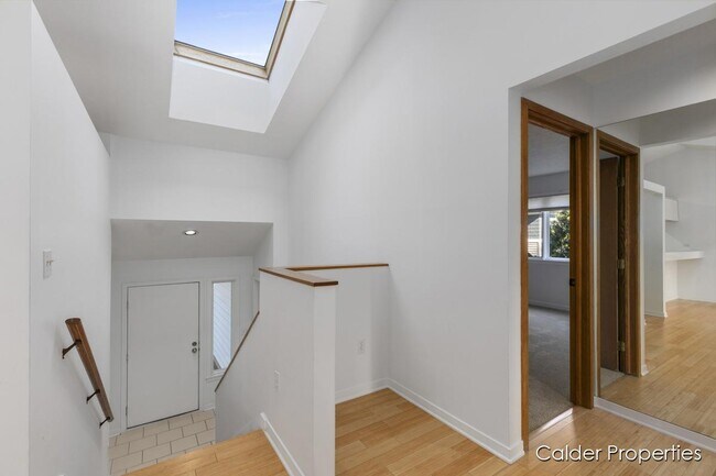 Foto del edificio - 2142 Barnard St SE