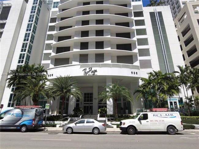 Building Photo - 950 Brickell Bay Dr