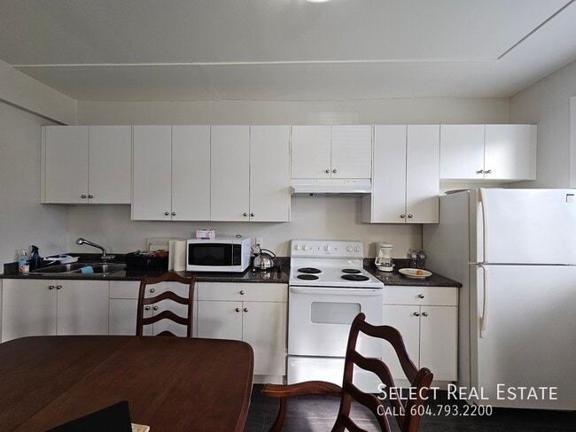 Photo du bâtiment - 9245 Hazel St