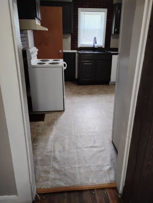 Photo - 1606 Virginia St Apartment