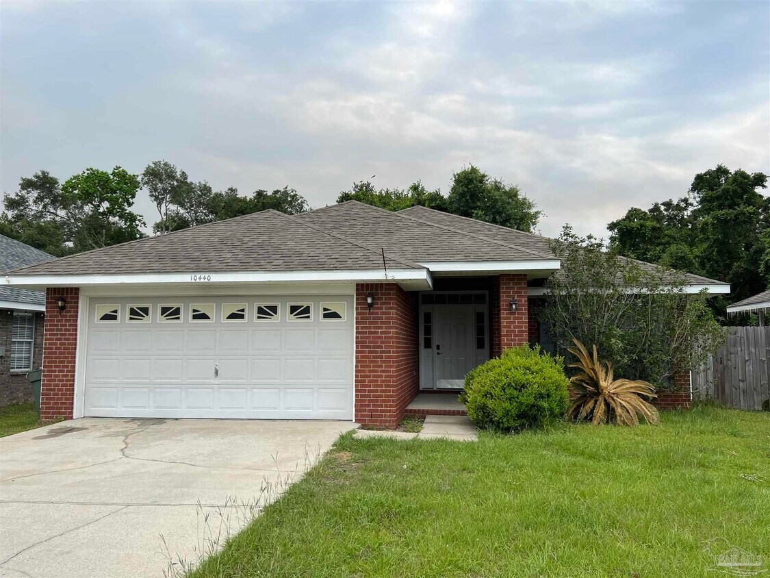 Foto principal - 10440 Millbrook Dr
