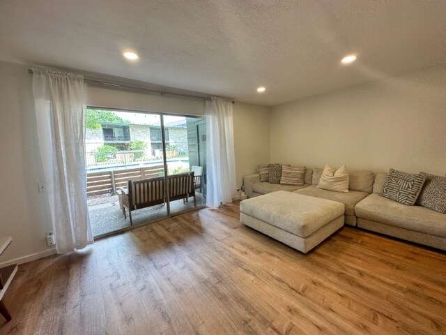 Primary Photo - 1304 Mariposa Dr