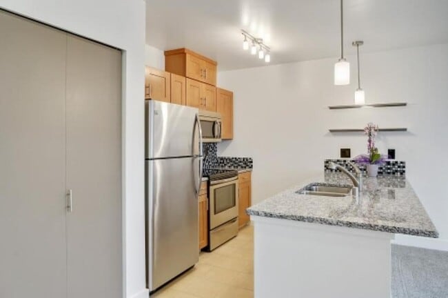 Foto del edificio - 1 bedroom in Seattle WA 98121